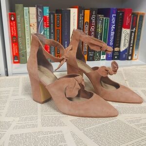 Lord & Taylor Suede Blush Bow Heels